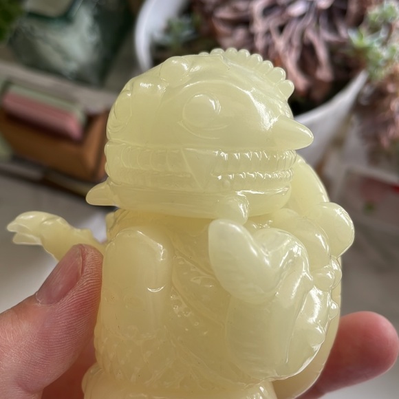 Crazy Kaiju Cheeseburger Vinyl Toy from Bad Teeth Comics & Double Haunt - GID - Picture 4 of 6